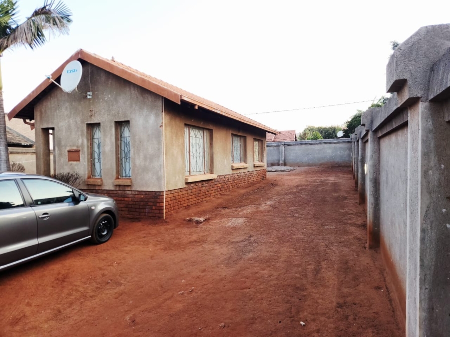 3 Bedroom Property for Sale in Geelhoutpark North West